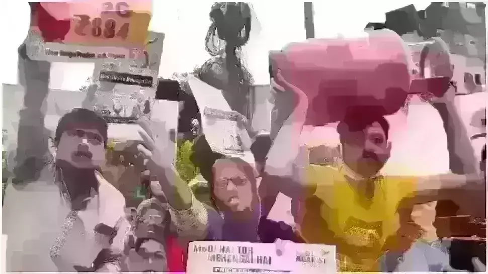 Indore Congress releases postage stamps to protest against LPG, petrol price hike