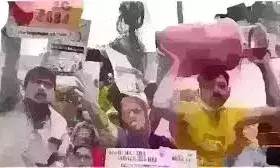 Indore Congress releases postage stamps to protest against LPG, petrol price hike